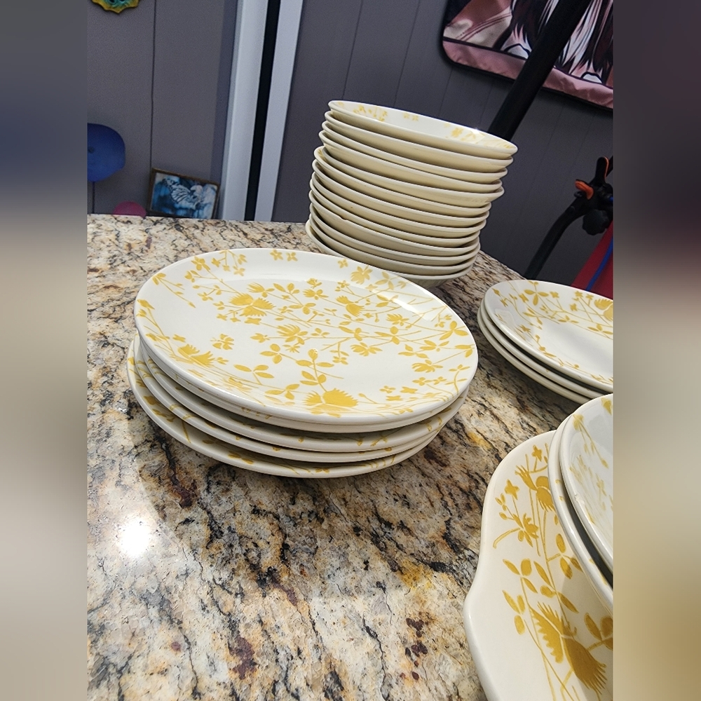 Sheffield Ironstone 1970s Golden Meadows Dinnerware Set - Picture 6 of 12